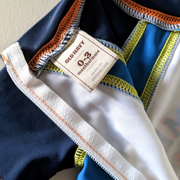 *4/$20* Old Navy Baby swimsuit/rash guard bodysuit size 0-3 months - Picture 4 of 5